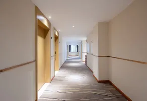 Chongqing City Holiday Hotel - Image 2