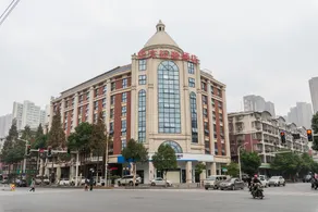 Huada Light Luxury Hotel - Image 3