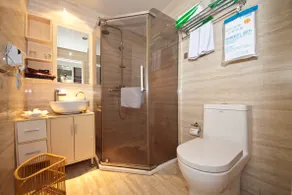 Hong Kong Business Hotel - Image 4