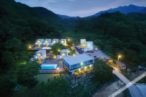 Seongju the Hyang Pool Villa - Image 1