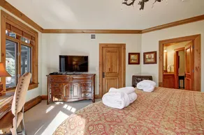 Bachelor Gulch Village - Image 3