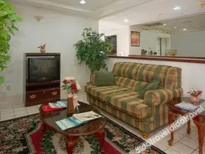 Quality Inn Greenville I-30 - Image 3