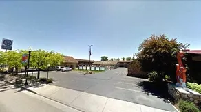 Econo Lodge Inn & Suites - Image 2