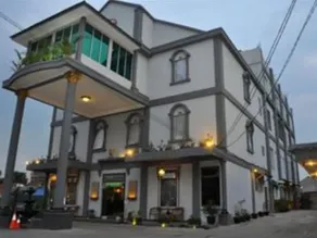 Hotel Ghotic Bandung - Image 3