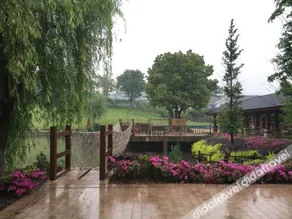 Qinglongshanzhuang Hotel - Image 2