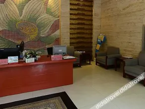 Zhiyin Lotus Lake Hotel - Image 4