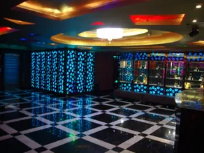 Oriental Holiday Hotel - Image 5