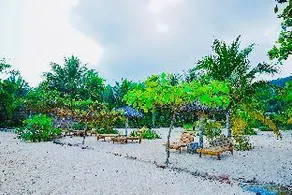Kiwuki Beachfront Villa - Image 3