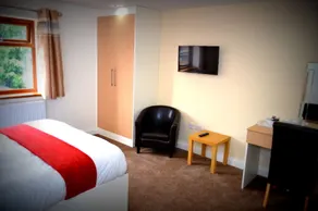 Heathrow Traveller B&B - Image 3