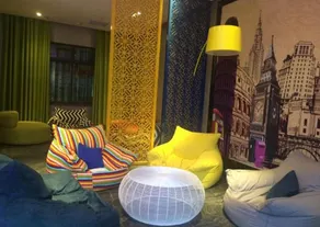 Crown Plaza Hotel - Image 3
