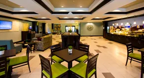 Holiday Inn Express & Suites Austin NW - Lakeway by IHG - Image 2