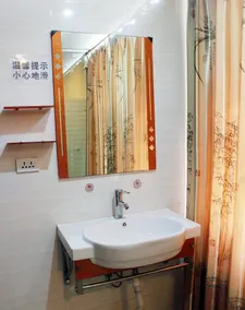 Chunhe Hotel (Liuzhou Five-Star Commercial Pedestrian Street Branch) - Image 5