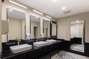 Reo Hotel - Image 2