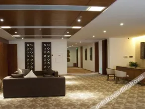 Lord Pan's Hotel - Image 2