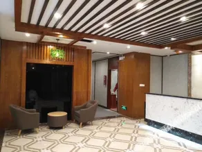 Extended Grand Hyatt Business Hotel - Image 3