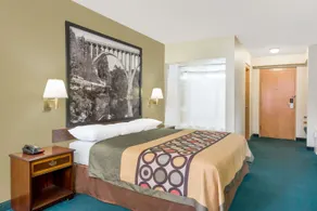 Super 8 by Wyndham Milan/Sandusky Area - Image 4