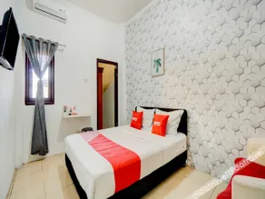 OYO Flagship 90502 Holistay Malang New - Image 2