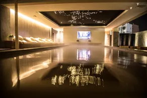 Linzekaer Hot Spring Hotel - Image 3
