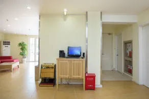 Home Inn Plus Shanghai National Convention and Exhibition Center Xuying Road Subway Station - Image 3