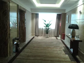 Crown Hotel Junyue - Image 4