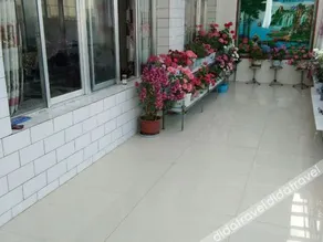 Qinghaihuxiang Yun Manor - Image 4