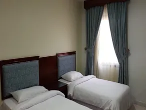 Refaaf Al Azizia Hotel - Image 3