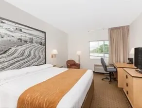 Americas Best Value Inn & Suites Atlantic - Image 3