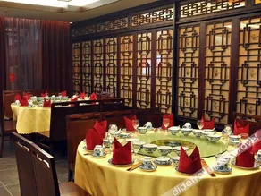 Yunfu Xinxing Yuehezhuang Hot Spring Resort Hotel - Image 2