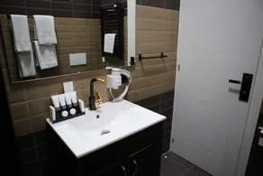 Dark Boutique Hotel - Image 2