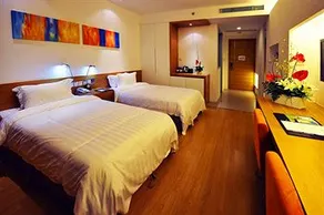 Wisdom Hotel Shanghai - Image 5