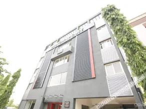 Townhouse Airport Road - Image 4