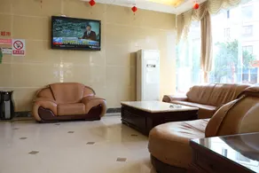 Towo Holiday Hotel (Libo Food Street) - Image 2