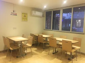 7 Days Premium Luohe Forest Park Heshang Street Ancient Town Hotel - Image 4
