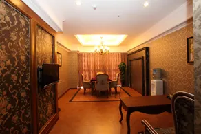 Eiffel Hotel Dazhu - Image 3