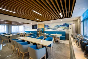 H hotel - Image 3
