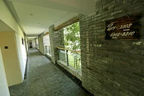 Zhouzhishui Street Aizai Road Cultural Theme Hotel - Image 5
