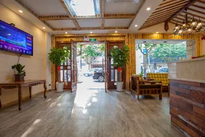 Yashe Renwen Hotel - Image 2