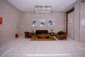 Ruixia Business Hotel - Image 2