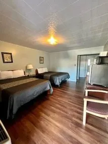 Lone Pine Motel - Image 2