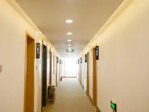 GreenTree Inn Yantai Longkou City Dongcheng District Wenlai Street High-speed Railway Station Express Hotel - Image 4