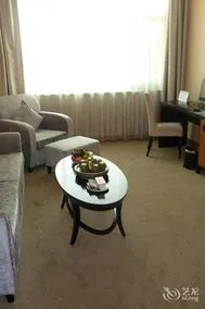 Oriental Lily Hotel - Image 4