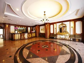 Emperor Hotel - Image 5