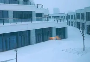 E-Town Hotel - Image 2