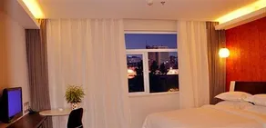 Fairyland Hotel Jingxing Branch - Image 4