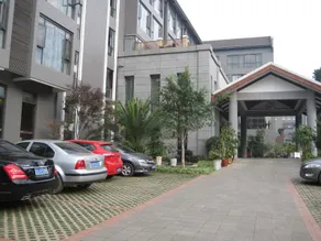 Li Jing Hotel Mile - Image 4