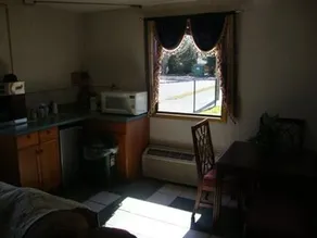 Budget Inn Express - Image 4