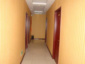 Yuncui Business Hotel - Image 2