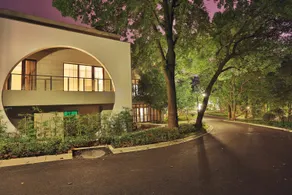 Eastern Cloud Hotel - Image 4
