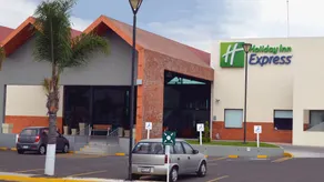HOLIDAY INN EXPRESS - Image 3