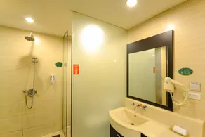 Greentre Carrey Light Luxury Hotel (Taizhou Luqiao Zhongsheng Plaza) - Image 4